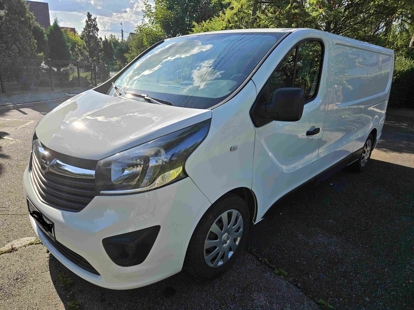Opel Vivaro L2H1 1,6 BiTurbo, niski przebieg, bezwypadkowy, stan bdb