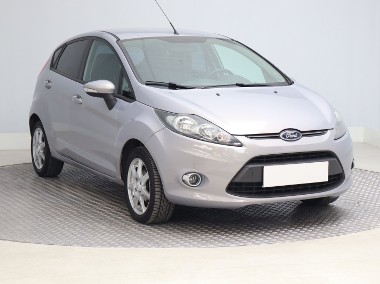 Ford Fiesta VII , Klima, Parktronic, Podgrzewane siedzienia,ALU-1