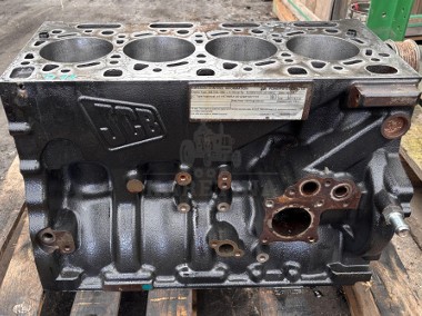 JCB 448 Blok Silnika Po Regeneracji Nowe Tuleje Po Planowaniu-1