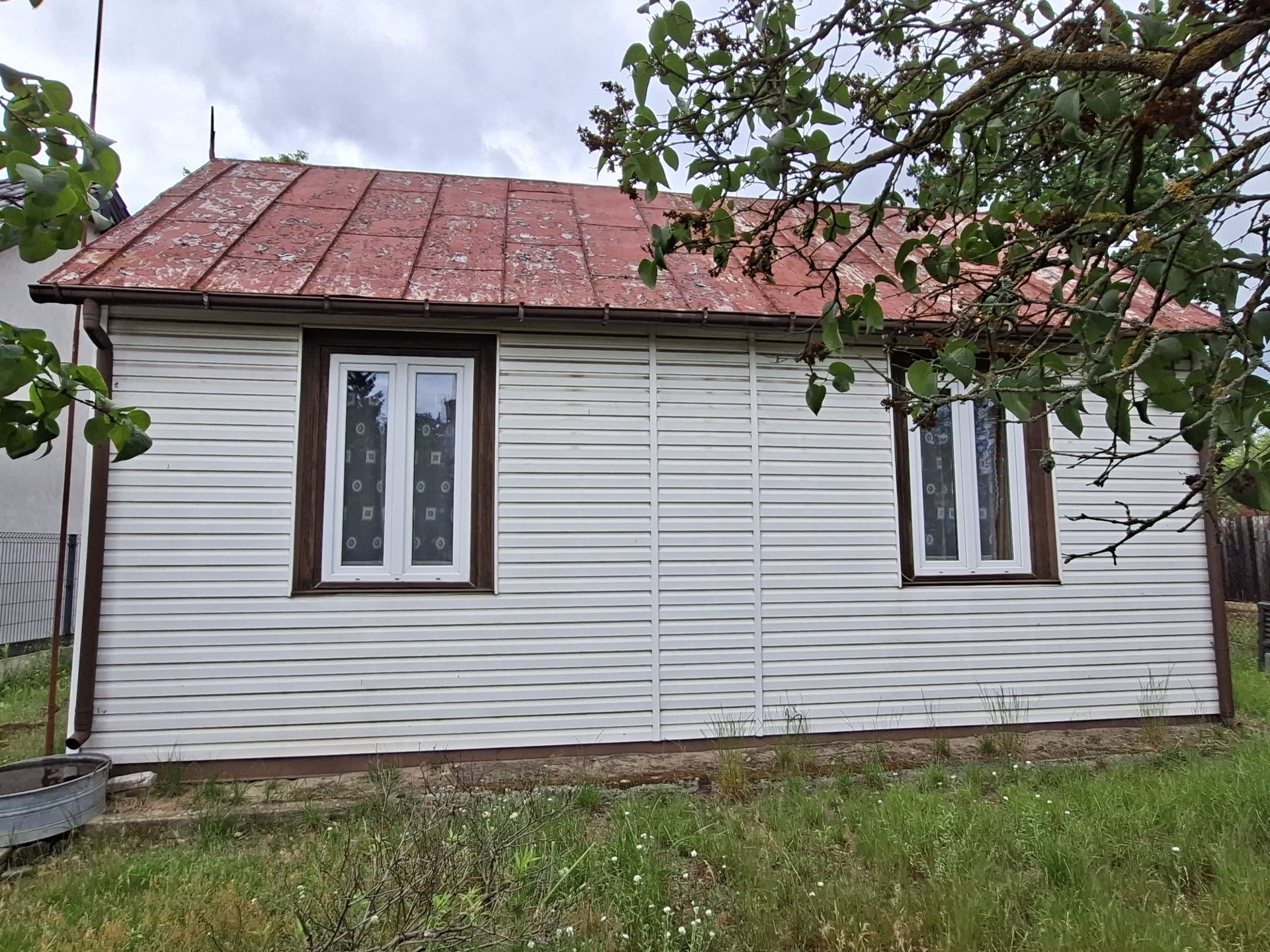 Sprzedam dom jednorodzinny murowano-drewniany