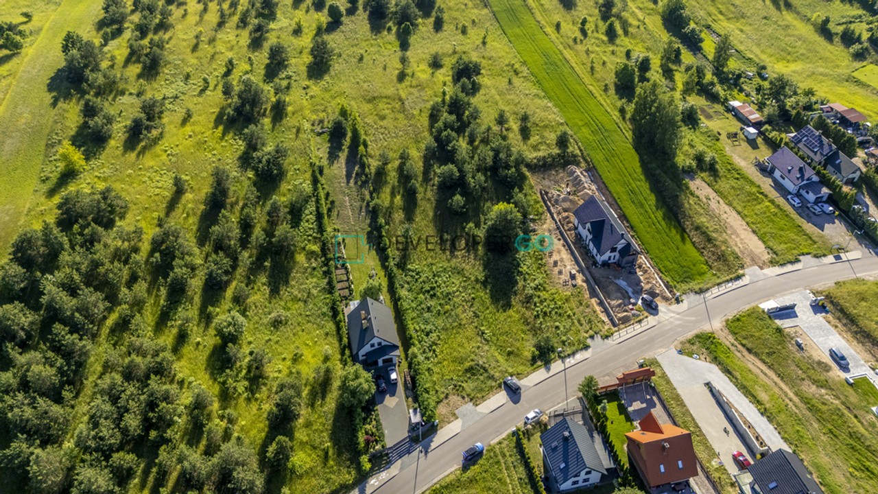 Działka budowlana 3485 m², uzbrojona w Małej Hucie – pohled 2