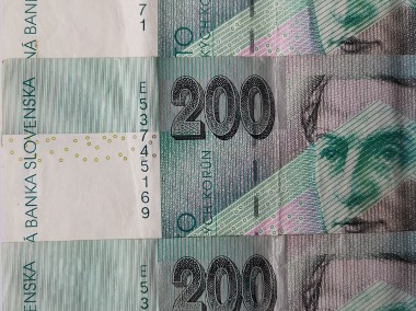 Trzy banknoty po 200 koron słoweńskich -1