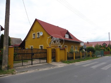 Spokojna Wieś Przestronny Dom Budynki gospodarcze-1