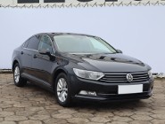 Volkswagen Passat B8 , Automat, Navi, Klimatronic, Tempomat, Parktronic