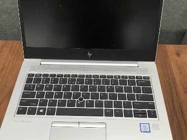 Syndyk sprzeda laptopy, komputery, meble biurowe inną elektronikę-1
