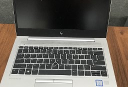 Syndyk sprzeda laptopy, komputery, meble biurowe inną elektronikę