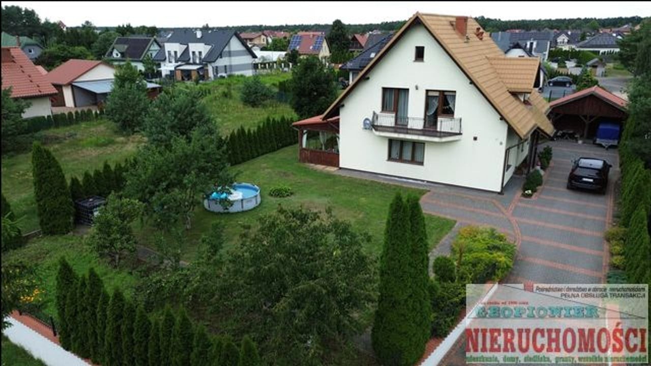 Dom mieszkalny, jednorodzinny, zadbany, blisko do jeziora i plaży