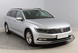 Volkswagen Passat B8 , Navi, Klimatronic, Tempomat, Parktronic,