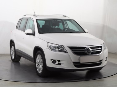 Volkswagen Tiguan , Serwis ASO, Klimatronic, Tempomat, Parktronic,-1