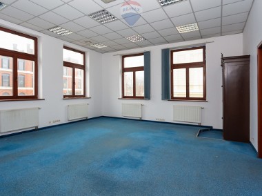 Lokal biurowy 70 m2 w centrum Pabianic-1