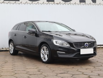 Volvo V60 I , Salon Polska, Serwis ASO, 190 KM, Skóra, Klimatronic,