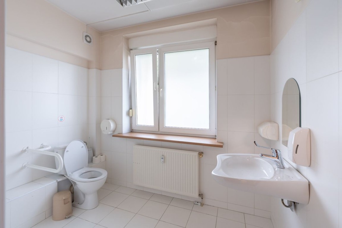 Winogrady I Lokal o Pow. 126,6 m² I Garaż - Widok 5