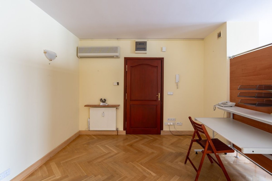 Winogrady I Lokal o Pow. 126,6 m² I Garaż - Widok 6
