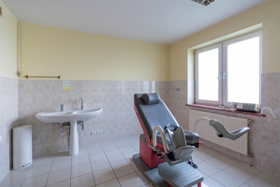 Winogrady I Lokal o Pow. 126,6 m² I Garaż - Więcej