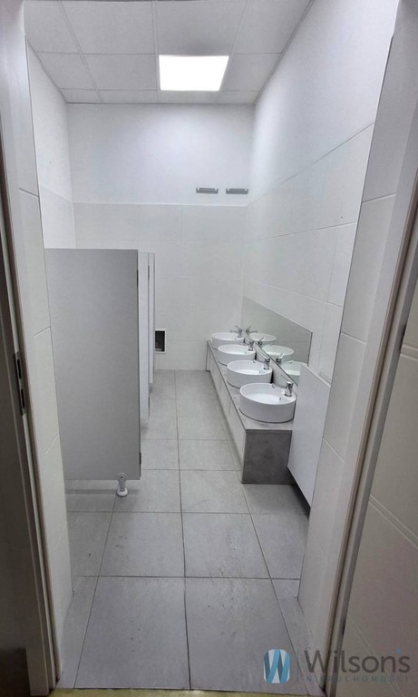 LOKAL PARTEROWY WOLA - 135 m² brutto- WITRYNA - Mehr