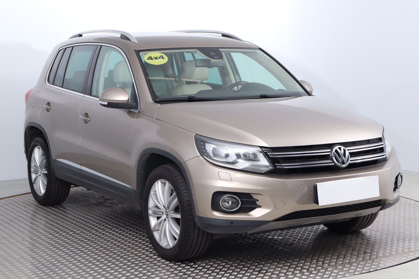 Volkswagen Tiguan , Salon Polska, Serwis ASO, 177 KM, DSG, Skóra, Navi, Xenon,