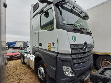 Mercedes-Benz Actros-1