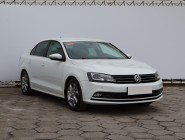 Volkswagen Jetta VI , Salon Polska, Serwis ASO, VAT 23%, Skóra, Navi, Xenon,