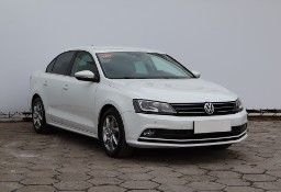 Volkswagen Jetta VI , Salon Polska, Serwis ASO, VAT 23%, Skóra, Navi, Xenon,