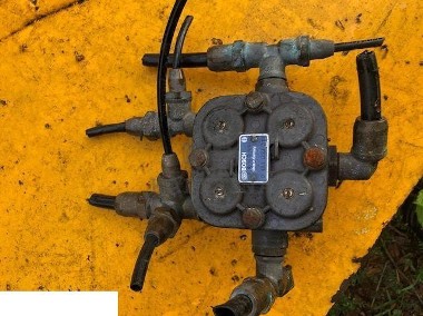 ZawórCztero Obwodowy Bosch 0481062317-2