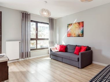 64m2, 3-pok. w apartamentowcu / metro Płocka / garaż-1