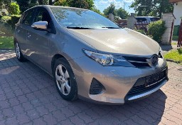 Toyota Auris II 1.3 benzyna, lekko uszkodzony