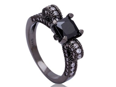 Nowy czarny pierścionek białe cyrkonie kokarda kokardka celebrytka-1