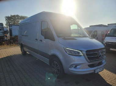 Mercedes-Benz Sprinter-1