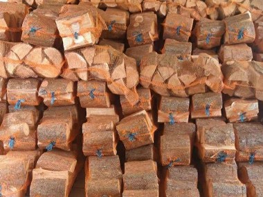 Drewno rozpałkowe i opałowe workowane DUŻE WORKI 80x50-1