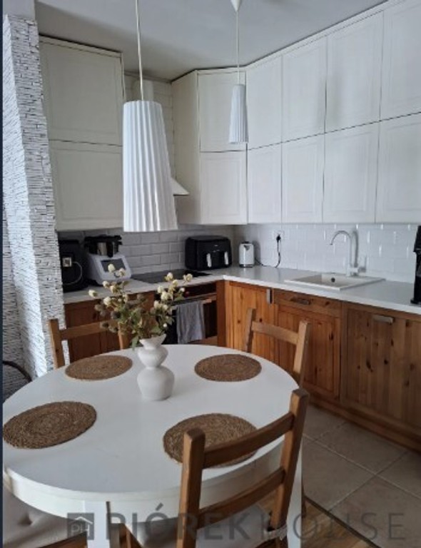 3-pokojowe mieszkanie w Markach - Widok 2
