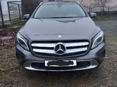 Mercedes  GLA-1