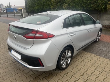 Hyundai Ioniq-1