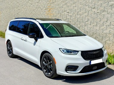 Chrysler Pacifica-1