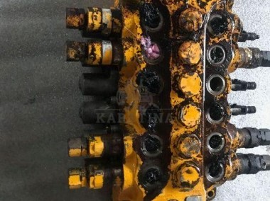 JCB 4cx Rozdzielacz - Tył-1