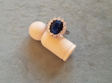 Nowy pierścionek srebrny kolor niebieska cyrkonia oczko kamień białe cyrkonie-1