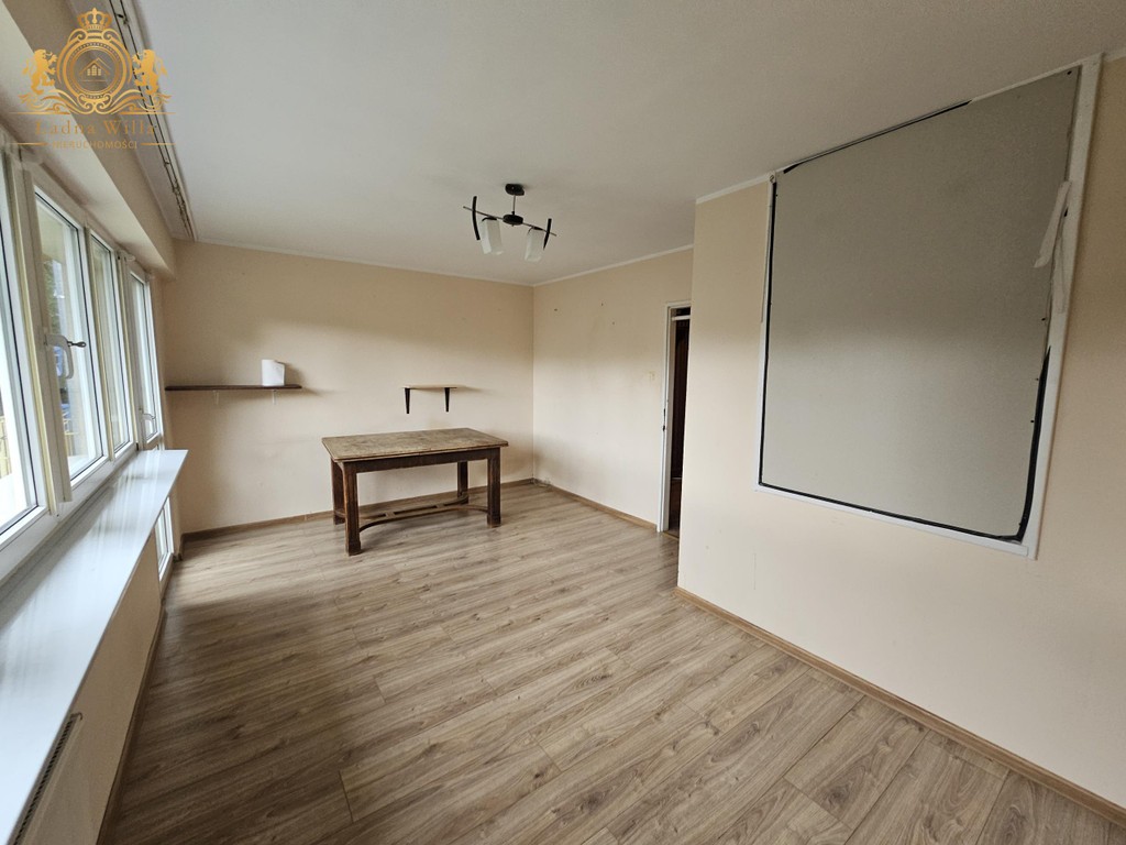 LUX 47,30/3 POK/ 1 PIĘTRO/ UL BALEYA. – další