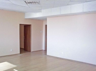 Lokal biurowy/2 pokoje 59 m2 w biurowcu przy Rondzie Matecznego-1