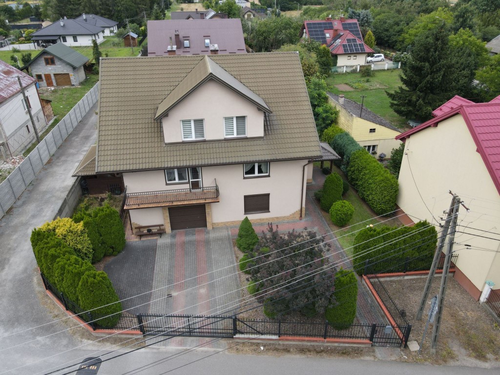 WYJĄTKOWY DOM WOLNOSTOJĄCY Z POTENCJAŁEM (291 m²)–3 NIEZALEŻNE KONDYGNACJE!