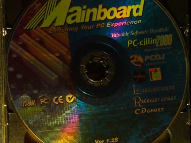 Dwie płyty CD z oprogramowaniem płyty głównej komputera-1