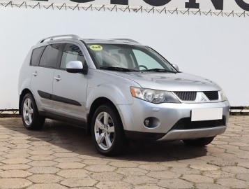 Mitsubishi Outlander II , Salon Polska, Serwis ASO, 7 miejsc, Klimatronic, Tempomat,