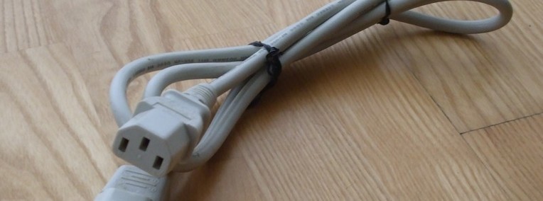 Kabel zasilający komputer-monitor-1