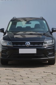 Volkswagen Tiguan , Salon Polska, VAT 23%, Klimatronic, Tempomat, Parktronic,-2