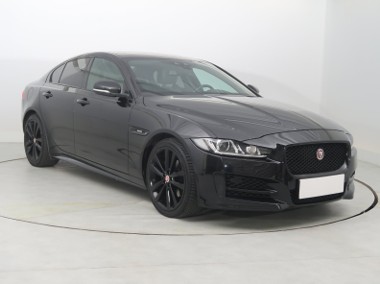 Jaguar XE I , 180 KM, Automat, Skóra, Navi, Xenon, Bi-Xenon, Klimatronic,-1