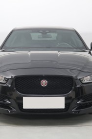 Jaguar XE I , 180 KM, Automat, Skóra, Navi, Xenon, Bi-Xenon, Klimatronic,-2