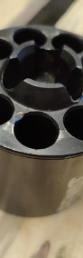 Cylinder pompy skrzyni E718100430012 Fendt 700 Series-3