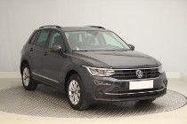 Volkswagen Tiguan , Salon Polska, Serwis ASO, DSG, VAT 23%, Klimatronic,