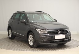 Volkswagen Tiguan , Salon Polska, Serwis ASO, DSG, VAT 23%, Klimatronic,