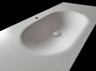 Umywalka łazienkowa wyginana z blatu kompozytowego, na wymiar