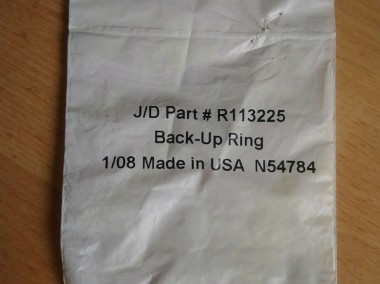 R113225 pierścień podtrzymujący John Deere oryginał -1