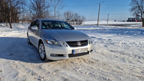 GS 300 Prestige, polski salon